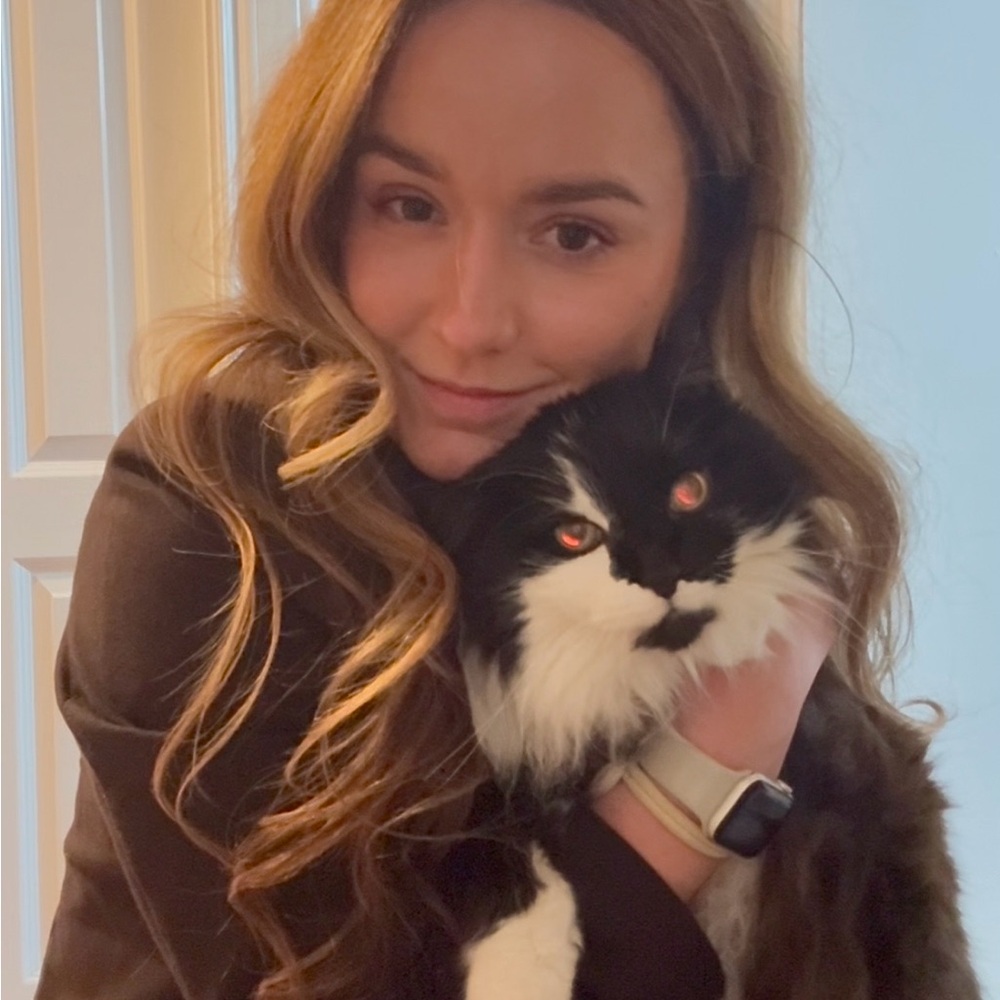 Meet your Posher, Monique